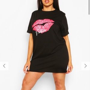 NWT Boohoo Lips Dress